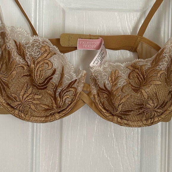 COPY - Victoria’s Secret underwire unlined bra. - Picture 4 of 5